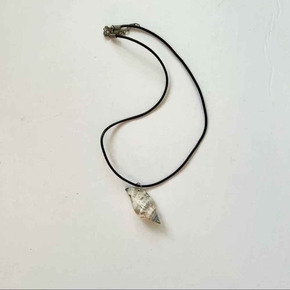 Handmade seashell necklace‎